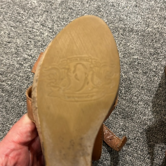 Size 9 wedge shoes. - Picture 3 of 4